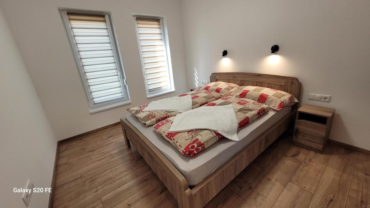 Zea Apartmanhaz Διαμέρισμα Balatonfenyves Εξωτερικό φωτογραφία