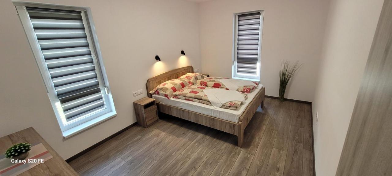 Zea Apartmanhaz Διαμέρισμα Balatonfenyves Εξωτερικό φωτογραφία